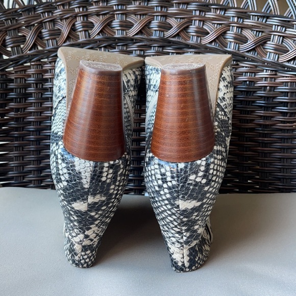 Vionic Windom Boot 11 - Picture 5 of 14